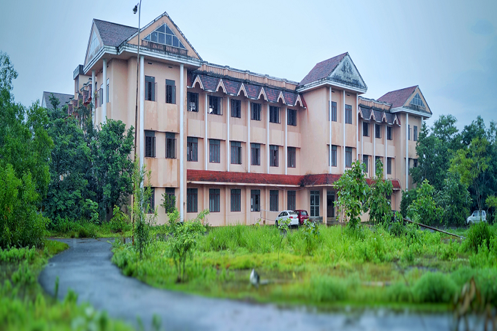 https://cache.careers360.mobi/media/colleges/social-media/media-gallery/28475/2020/1/6/Campus View of Government Women Polytechnic College Kottakkal_Campus-View.png